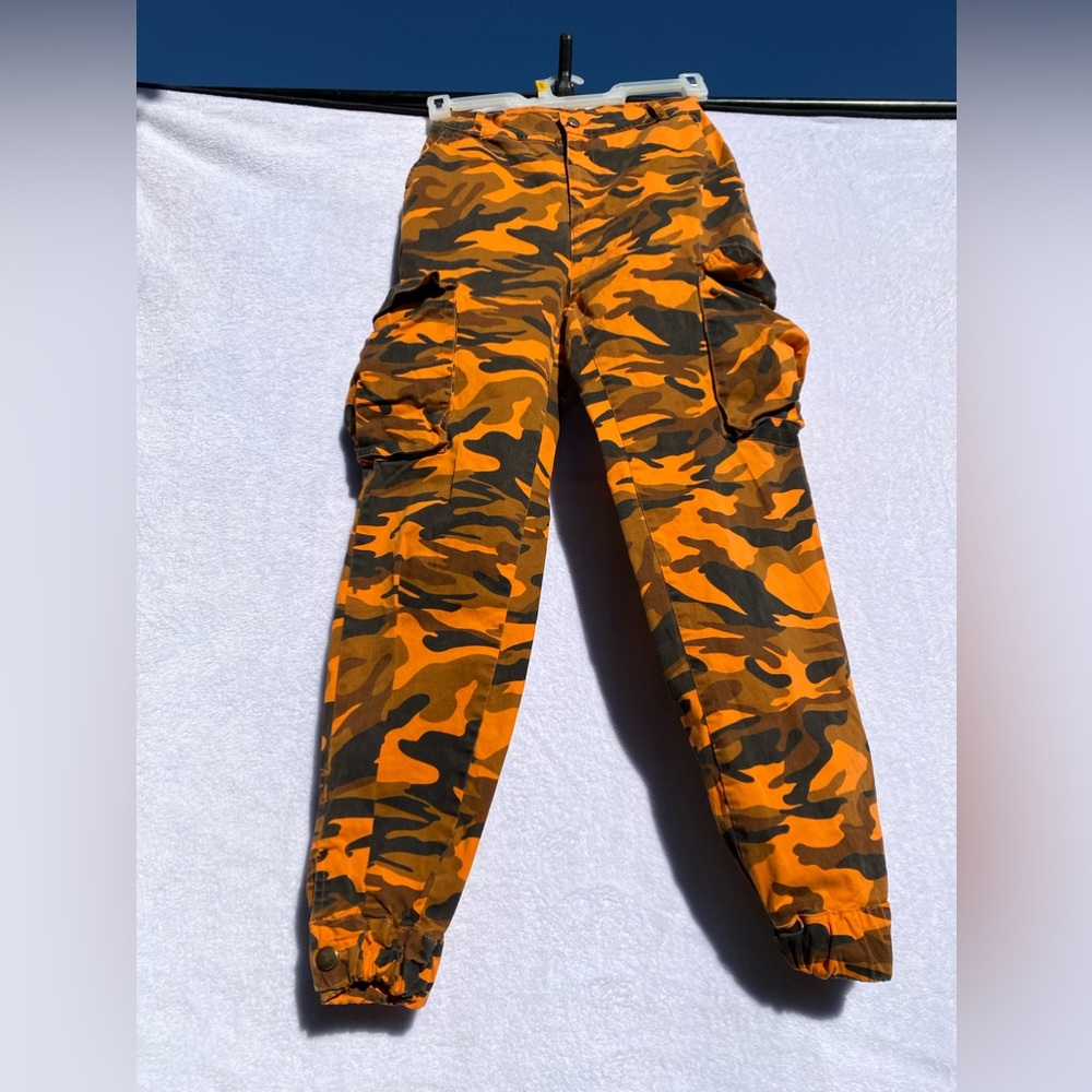 Celebrity Fashion Hera Collection Women S Cargo Pants Orange Camo Camouflage